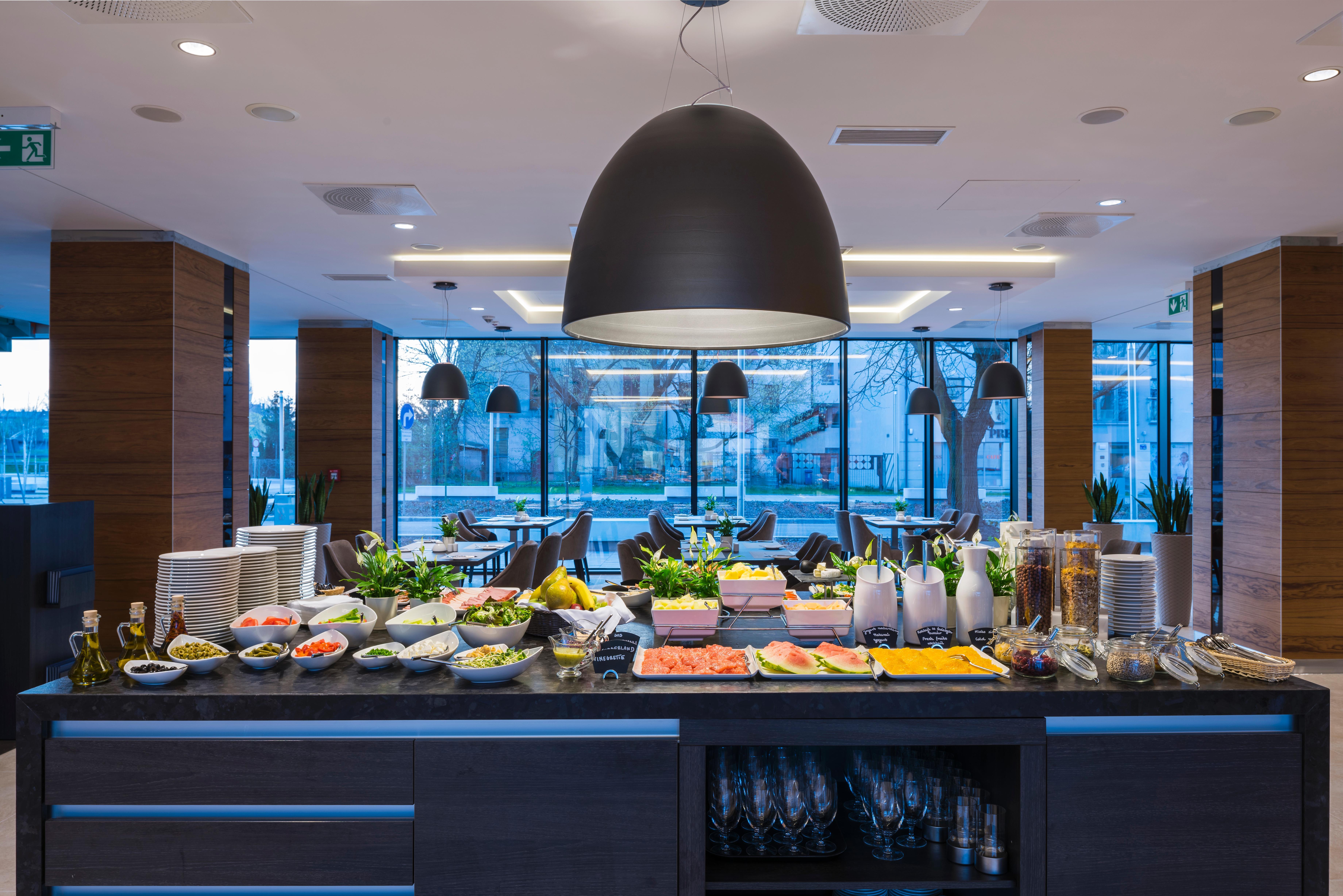 Q Hotel Plus Krakow — Photos 1